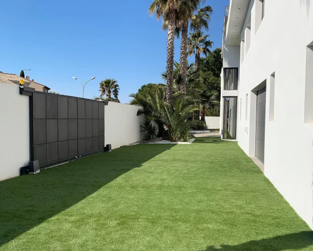 pose de gazon synthétique à Lunel Viel près de Montpellier dans l'Hérault 34