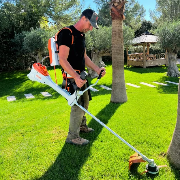 entretien d'espaces verts à Lunel Viel près de Montpellier dans l'Hérault 34
