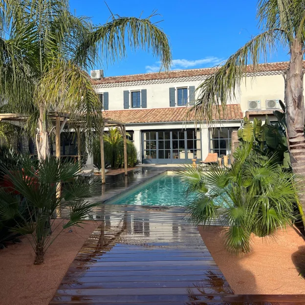 terrasse en bois à Lunel Viel près de Montpellier dans l'Hérault 34
